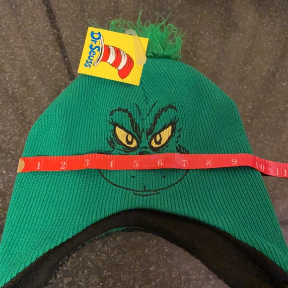Dr Seuss Winter Hat - Picture 6 of 8